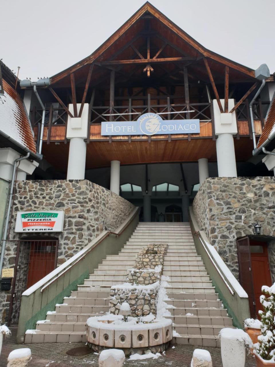 Hotel Zodiaco Szekszárd المظهر الخارجي الصورة